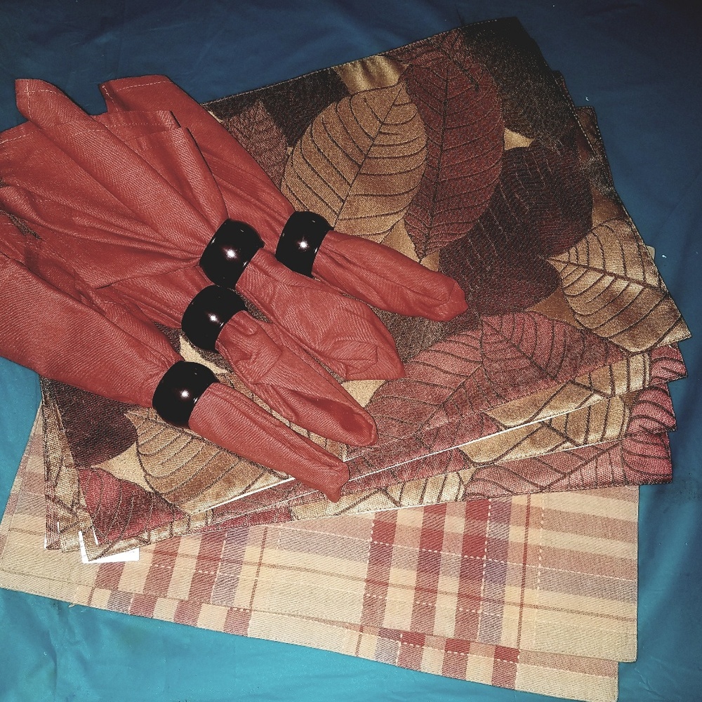 Pier 1 Imports placemats, napkins n napkin rings